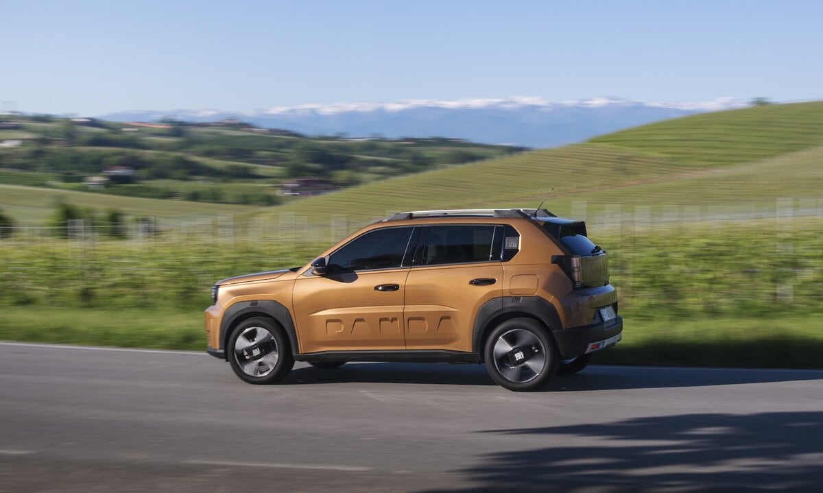 Fiat Grande Panda Hybrid 2025