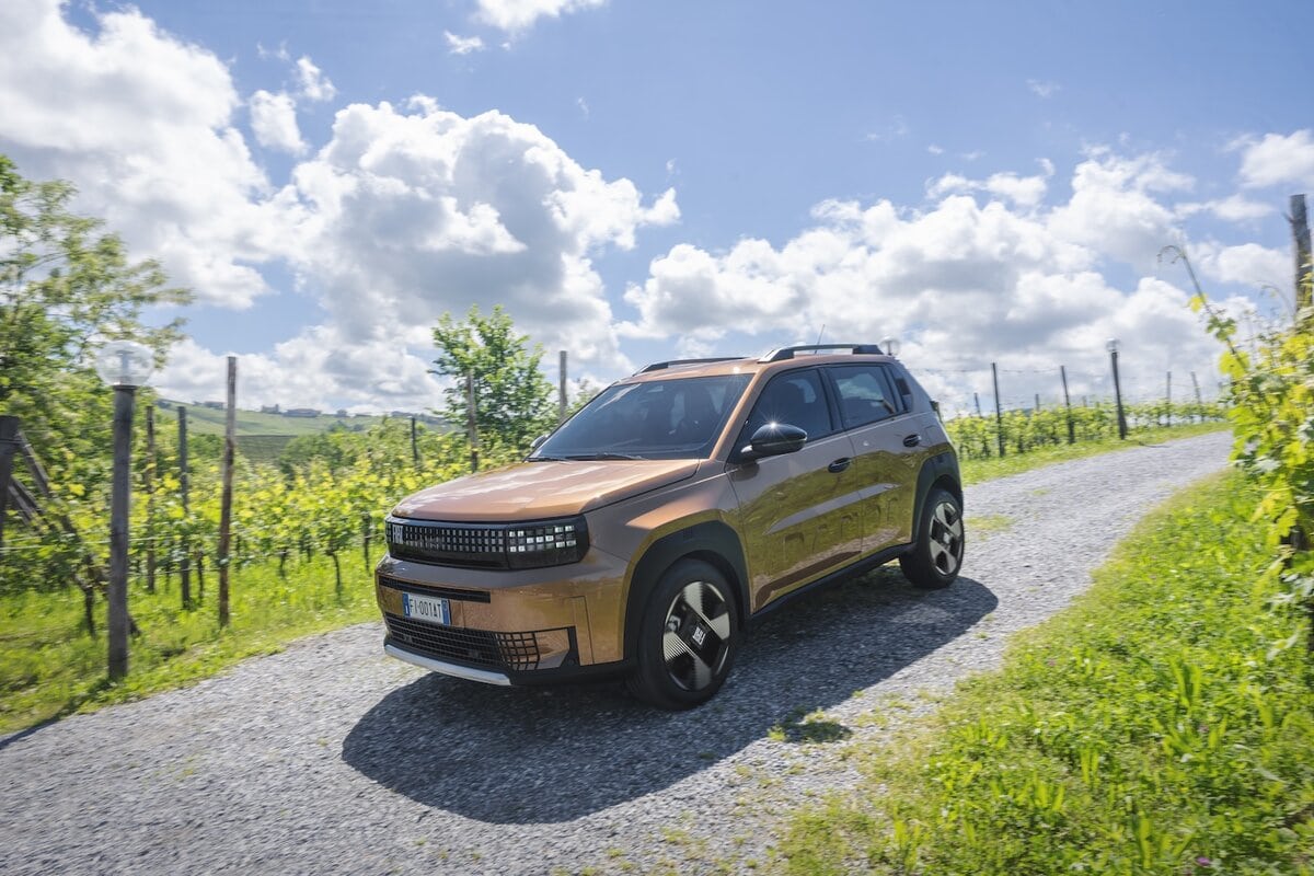 Fiat Grande Panda Hybrid 2025