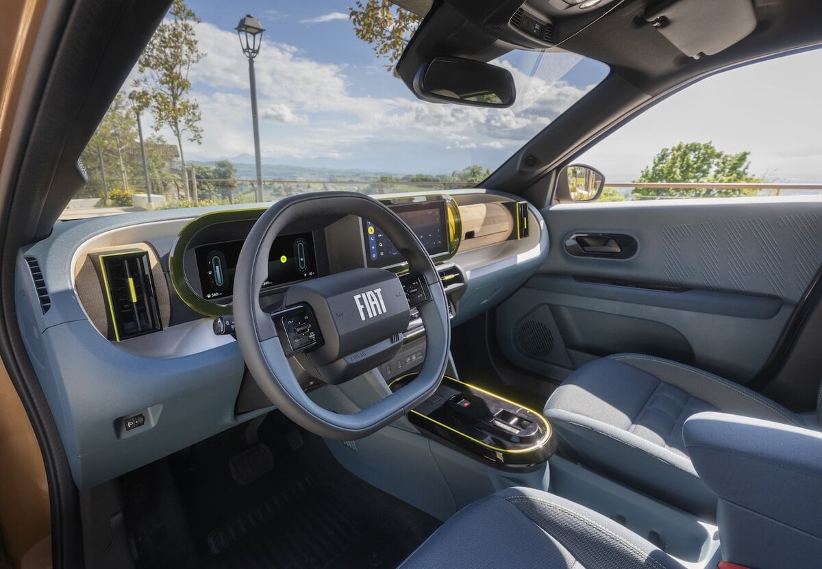 Fiat Grande Panda Hybrid 2025