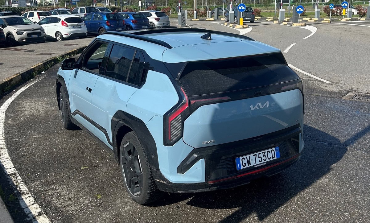 Kia EV3 2025 prova su strada