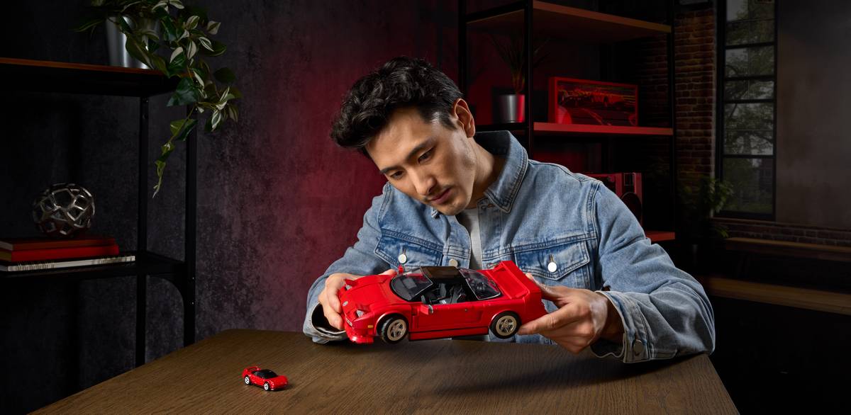 Mattel Brick Shop Hot Wheels