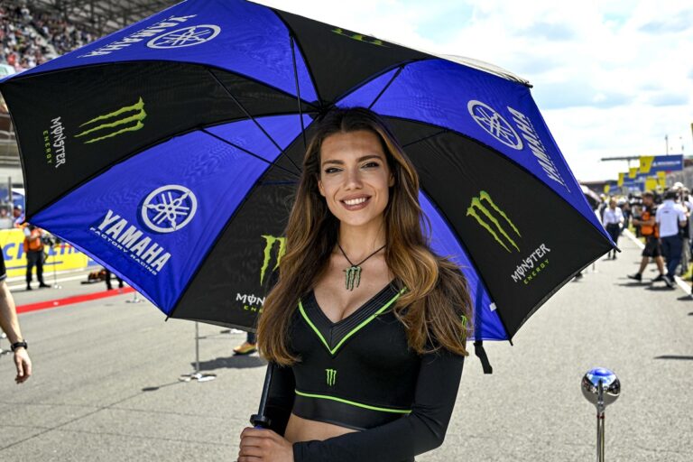 Paddock Girls MotoGP Le Mans 2025: le ombrelline del circuito francese