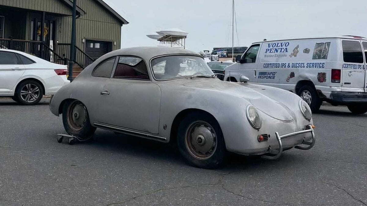 Porsche 356A side