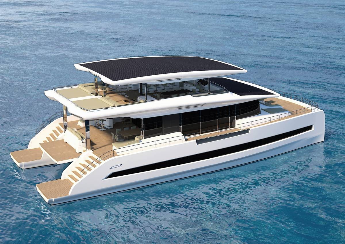 Silent Yachts SY80: lungo 24,38 metri, questo yacht offre interni personalizzabili, ampia autonomia e navigazione silenziosa