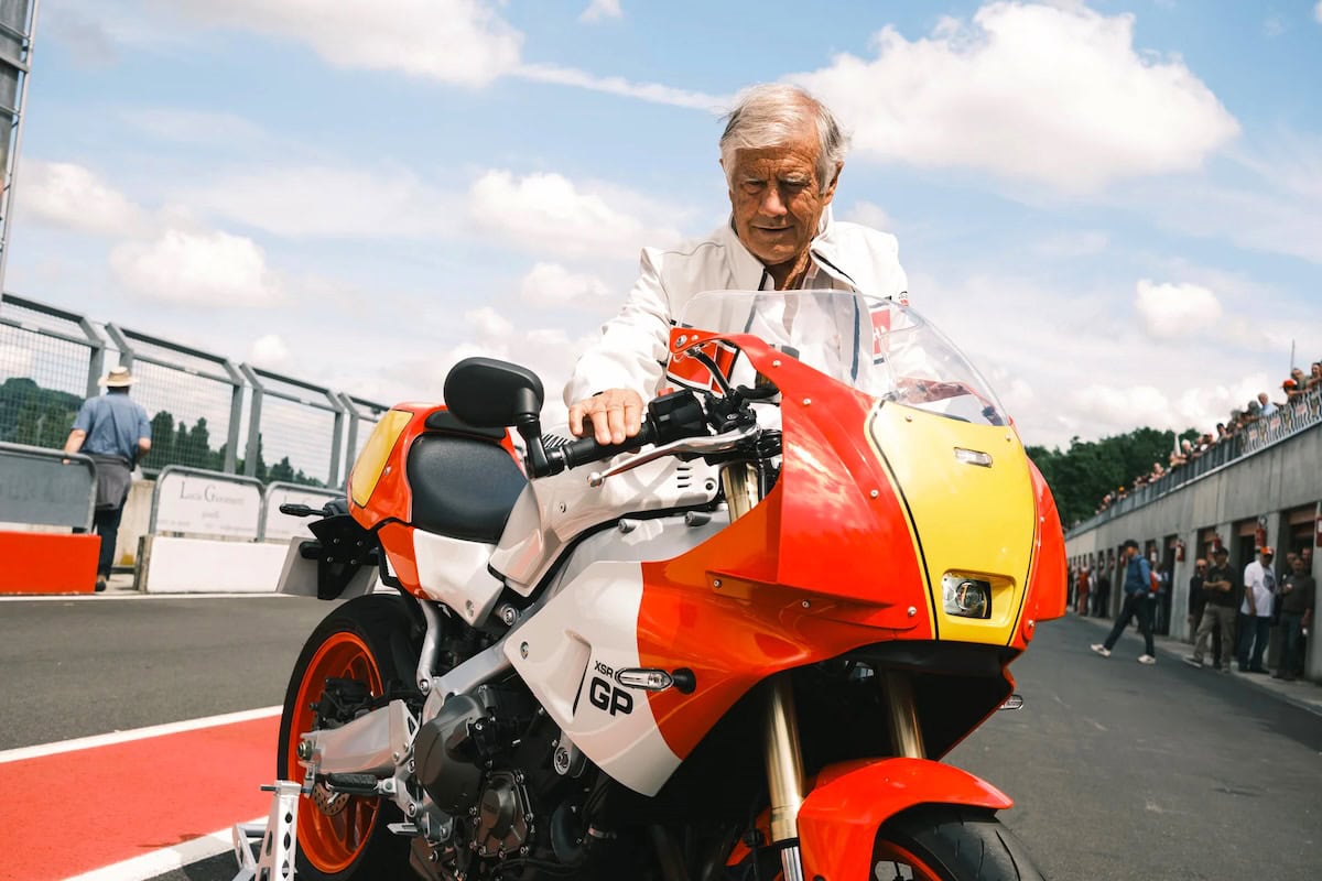 giacomo agostini yamaha