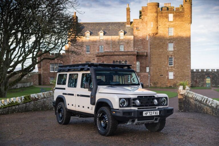 Ineos Grenadier Fieldmaster in una nuova promozione estiva