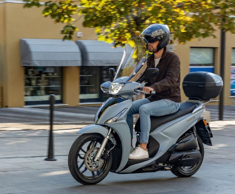 Kymco People 125 S ABS su strada