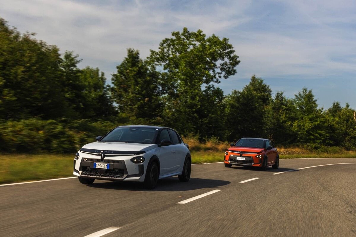 Lancia Ypsilon HF e HF Line su strada
