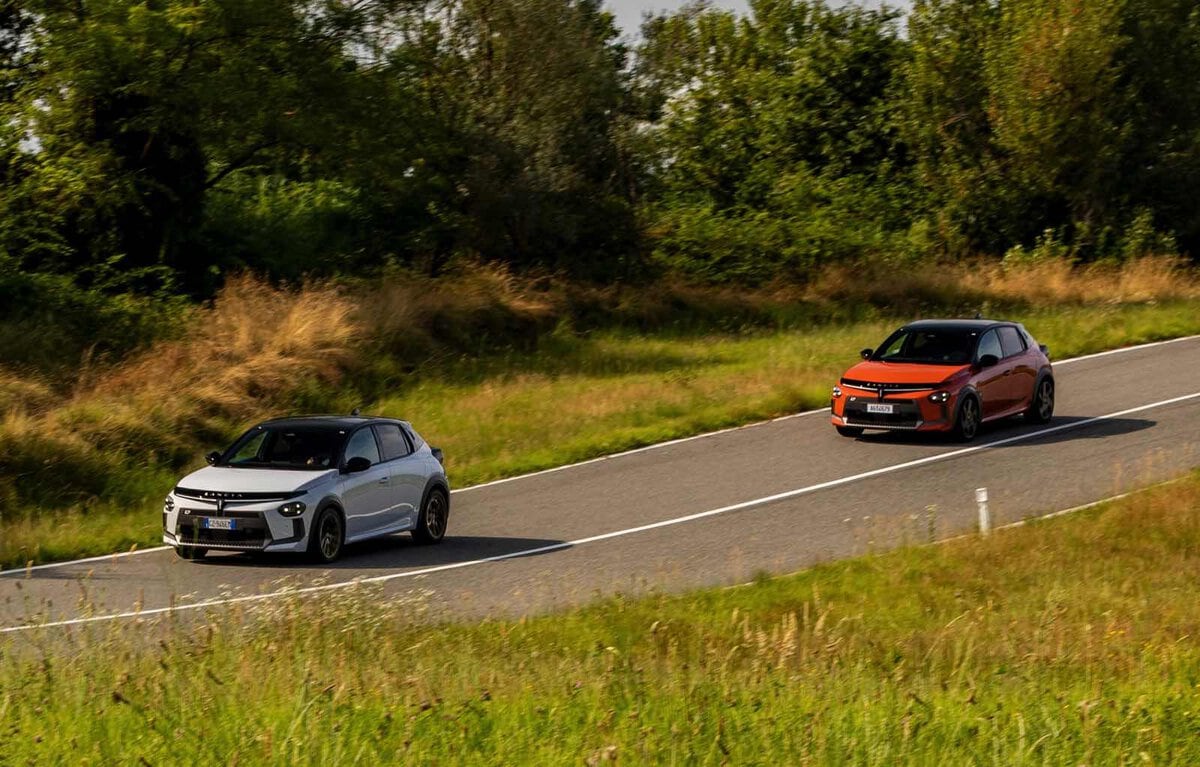 Lancia Ypsilon HF e HF Line su strada