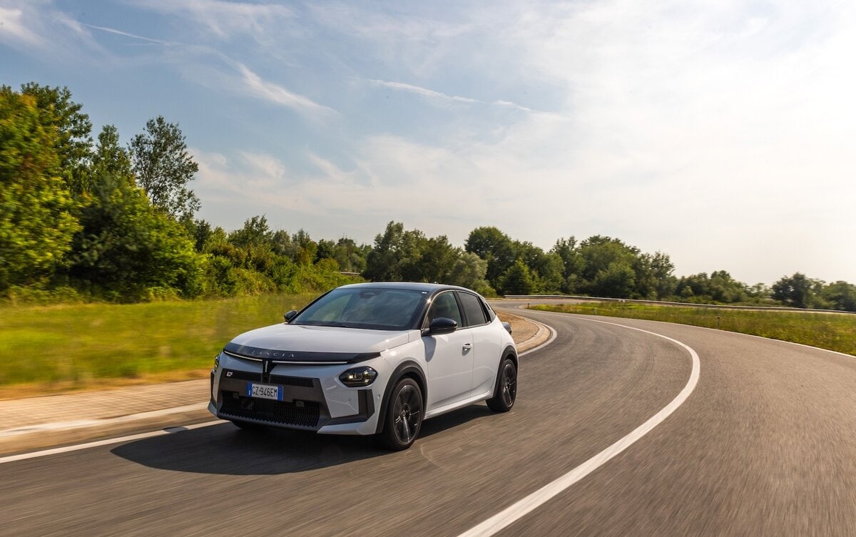Lancia Ypsilon HF 2025 prova in pista