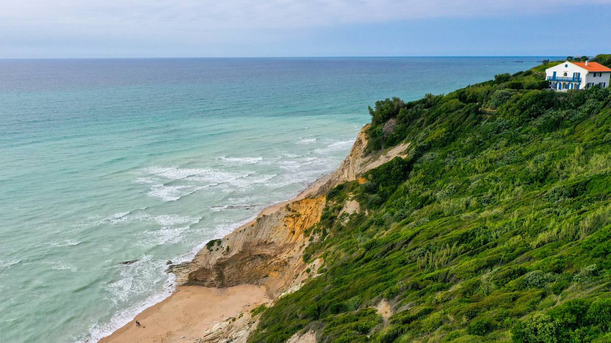 Un piccolo borgo basco dall’atmosfera rilassata e autentica affacciato sull’oceano