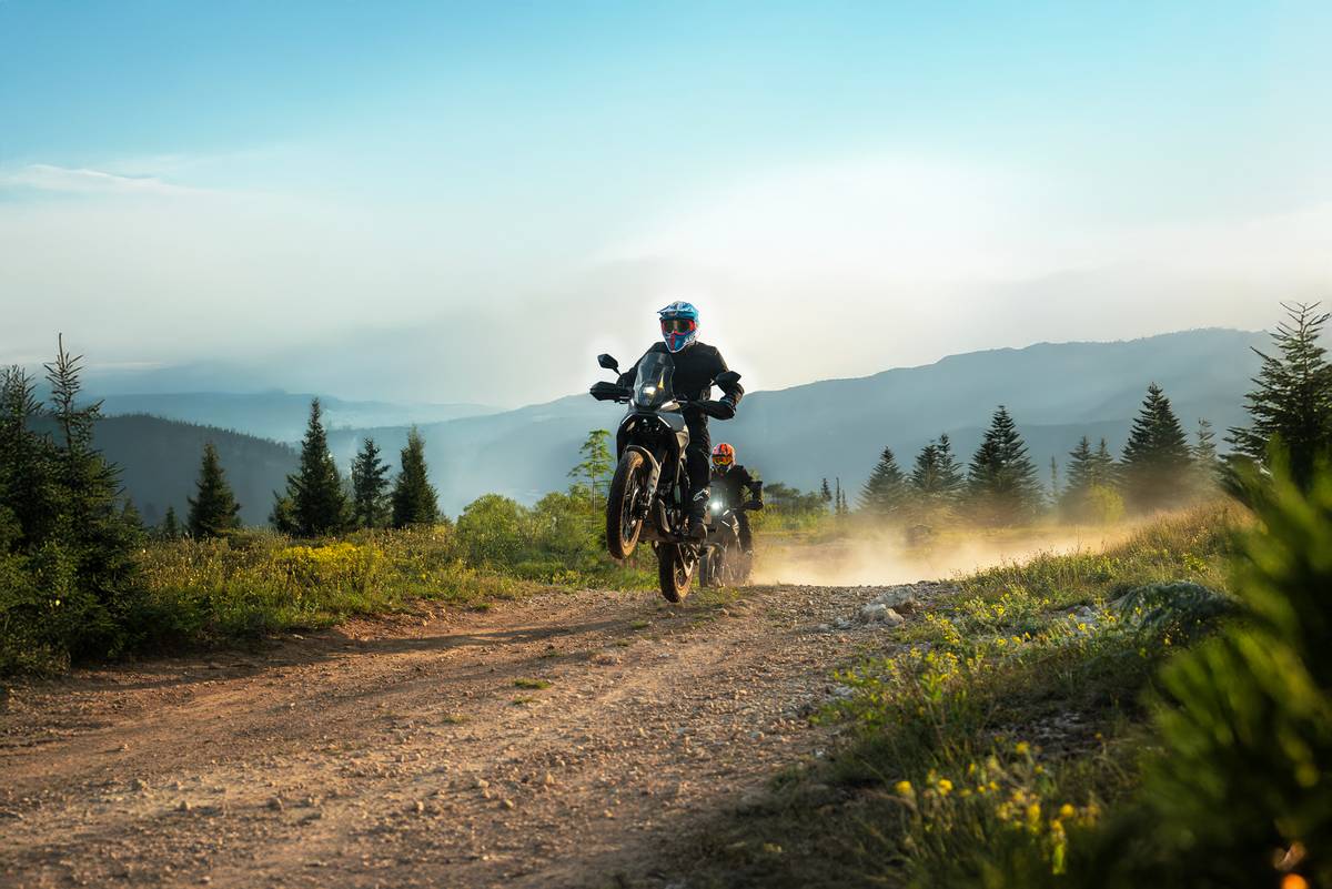 Morbidelli T125X su strada sterrata montana