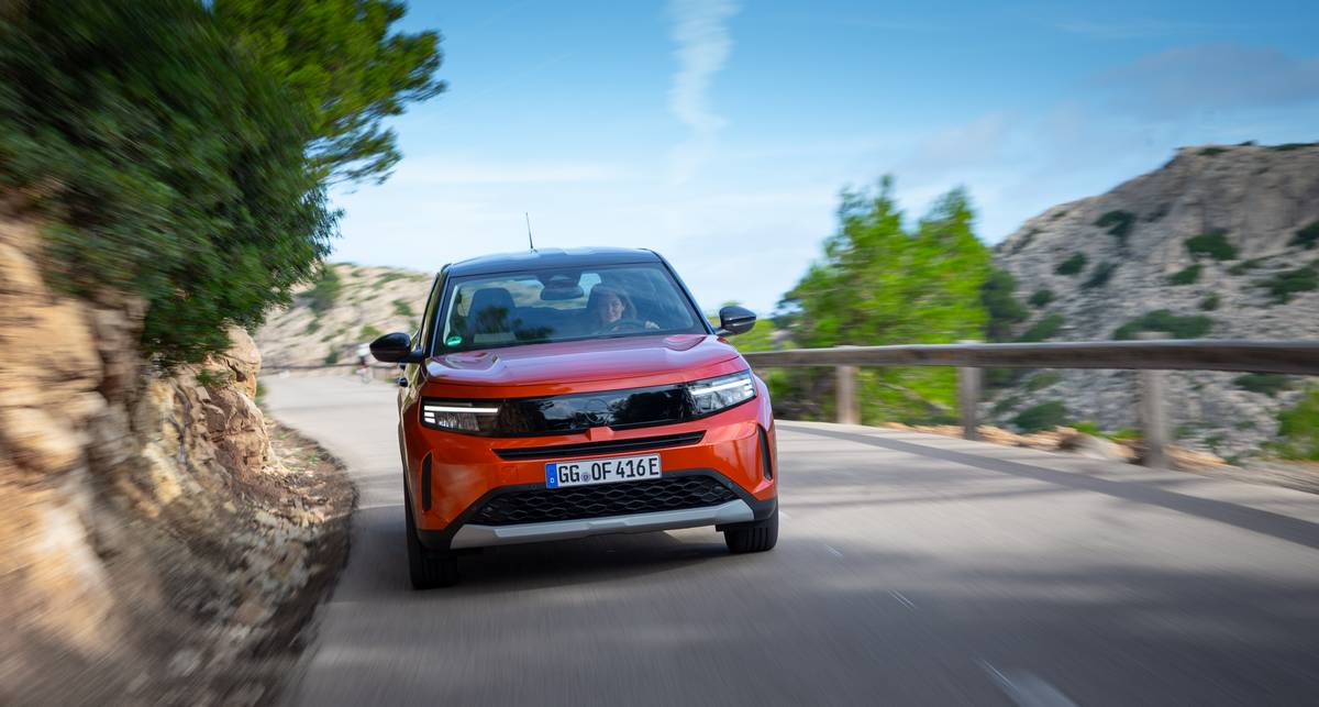 Fino a 408 chilometri tra le soste di ricarica con la nuova batteria da 54 kWh