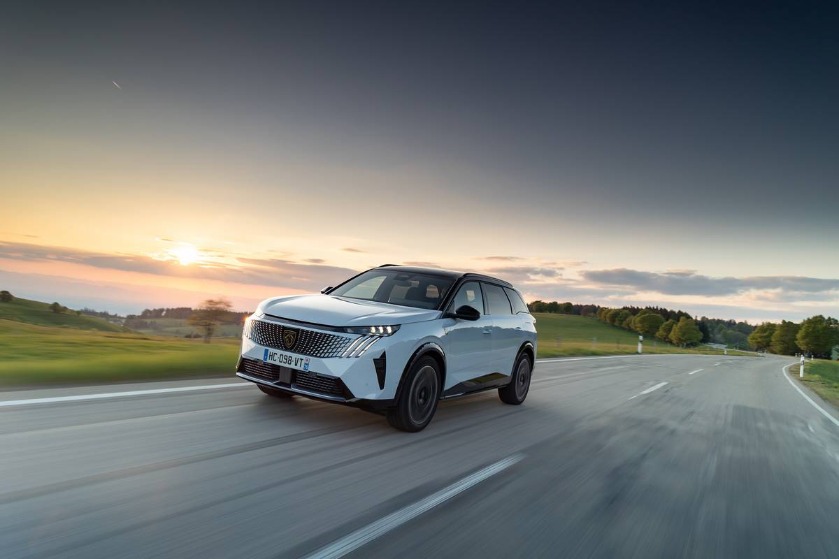 Il tempo di ricarica dal 20% all'80% con i caricatori superveloci è di circa 30 minuti