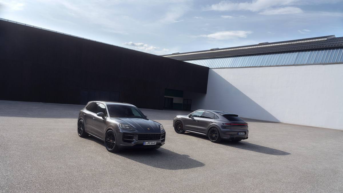 le nuove Porsche Taycan e Cayenne Black Edition 2025