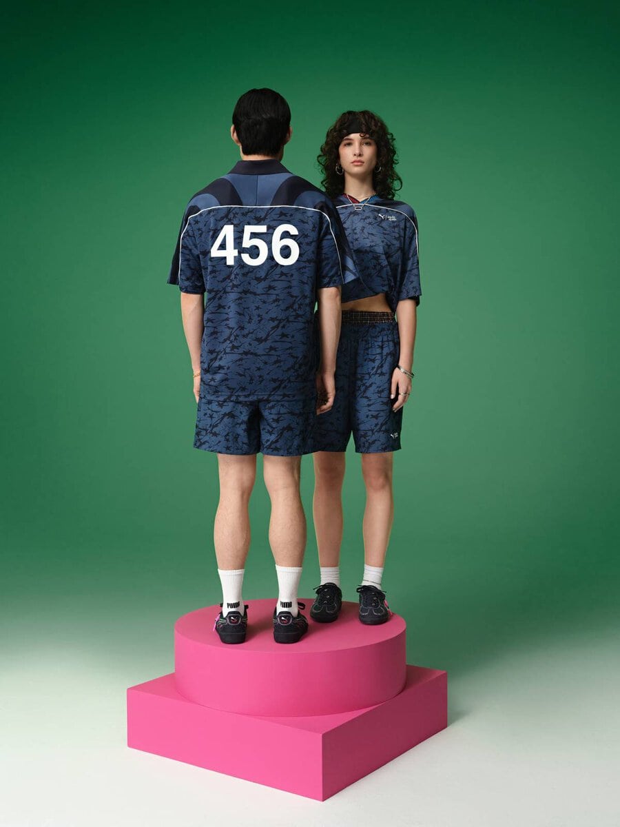 Due modelli con completi Puma Squid Game