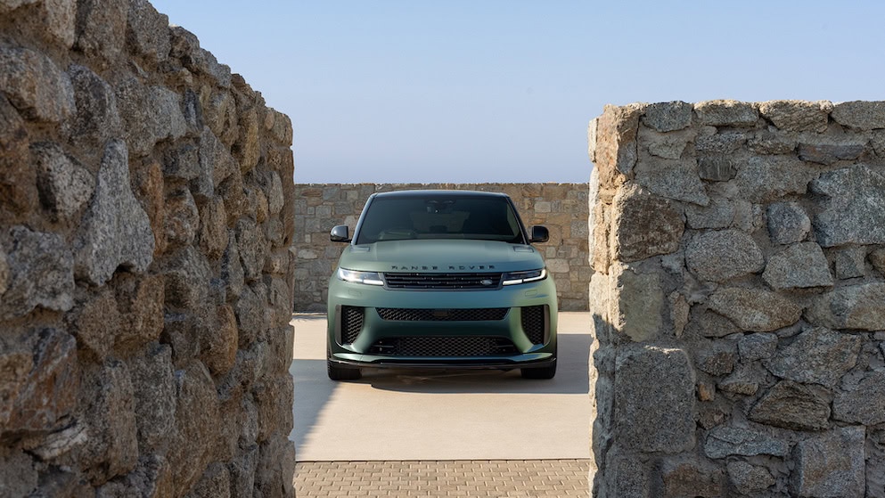 Immagine Range Rover SV Vega Celestial Collection vista all'anteriore