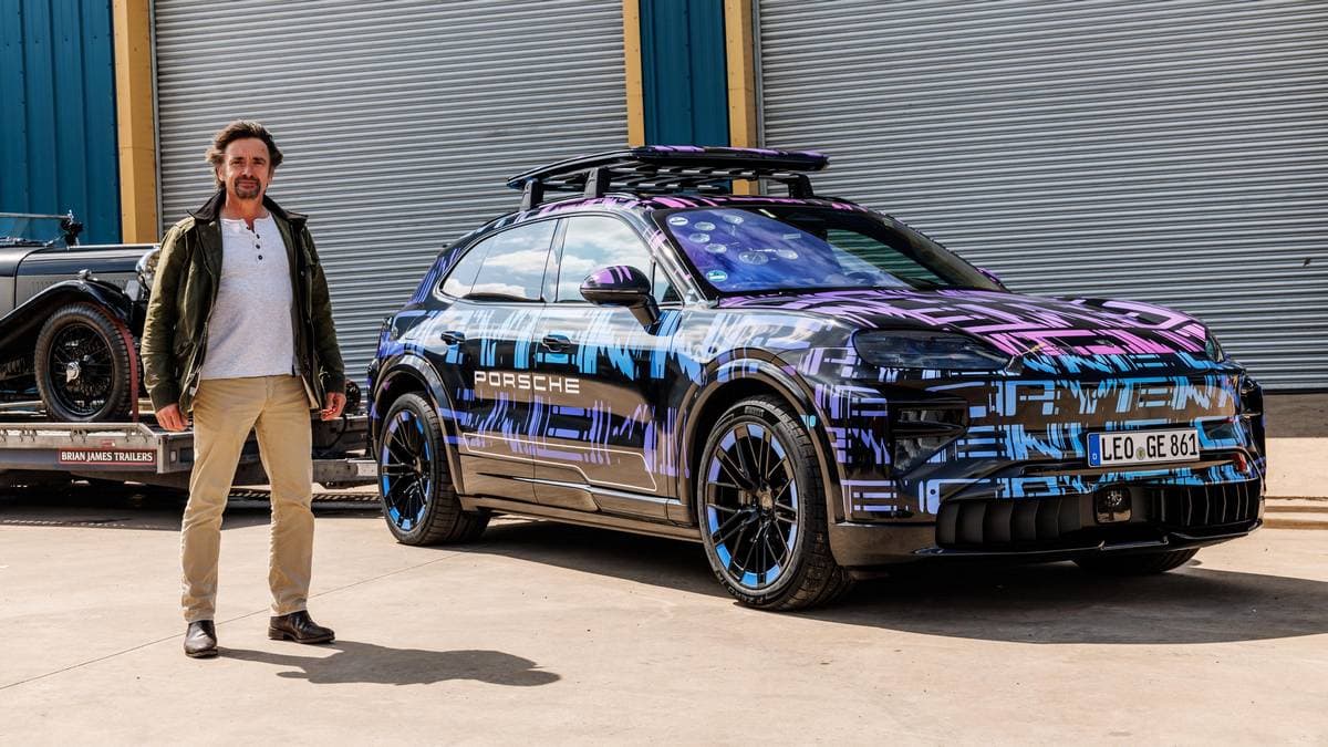 La leggenda della TV Richard Hammond mette alla prova la fruibilità quotidiana della Cayenne Electric
