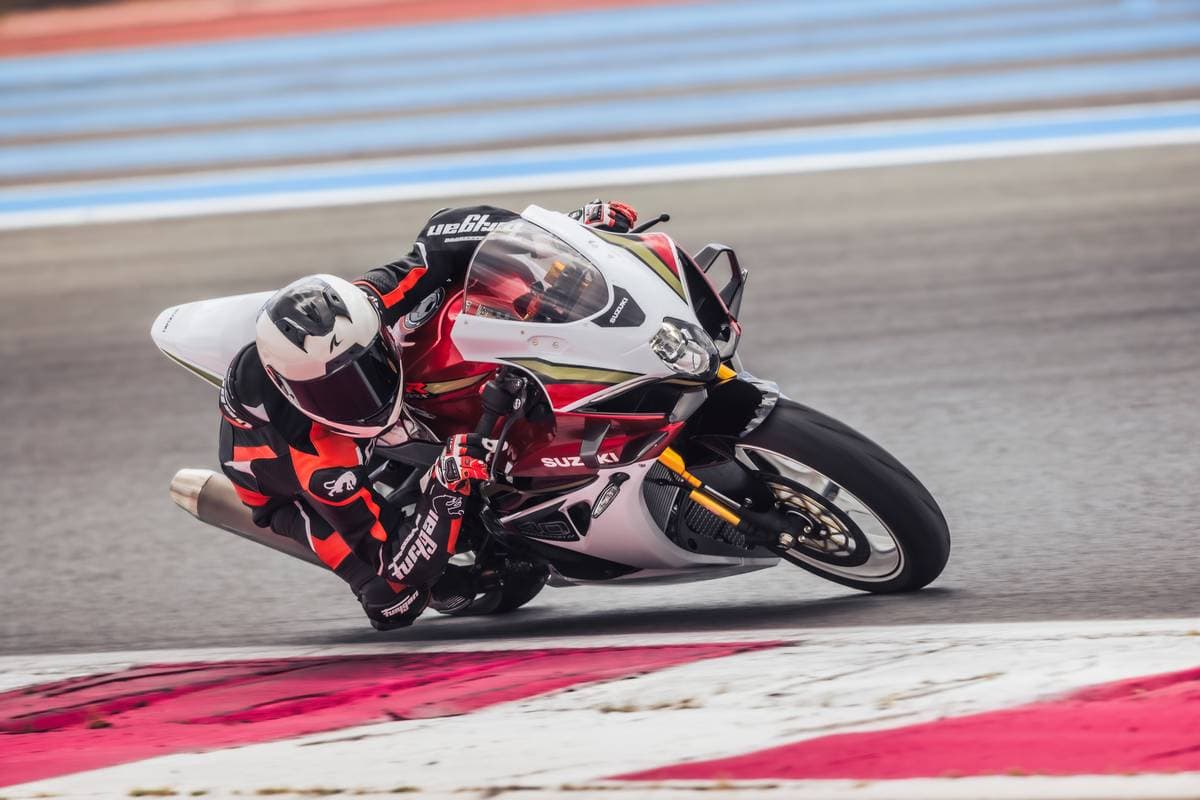 La nuova Suzuki GSX-R1000R 2025