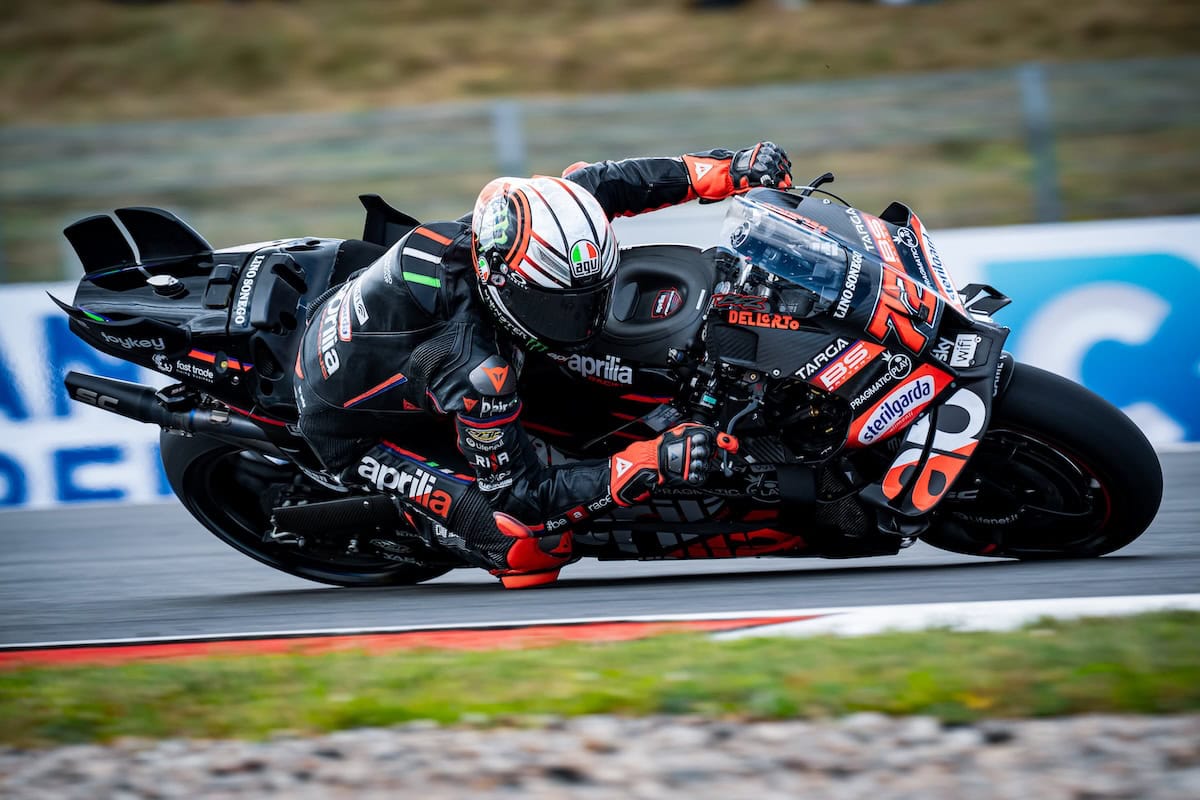 Marco Bezzecchi su Aprilia RS-GP in azione durante la stagione MotoGP 2025