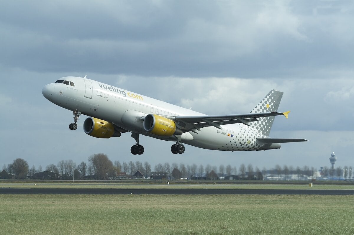 Decollo di un Airbus A320 Vueling
