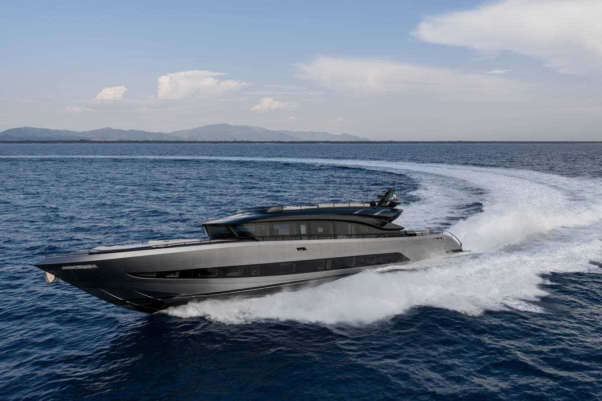 La seconda unità AB 110 debutta a Cannes