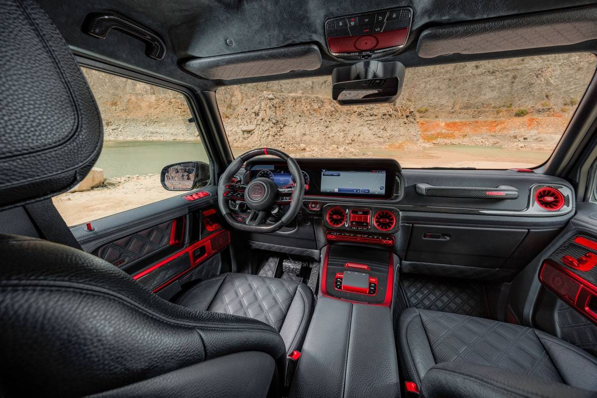 Gli interni del Brabus XLP 800 6x6 Adventure