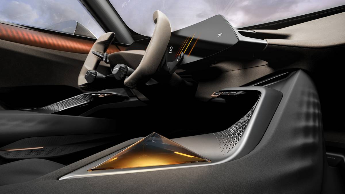 Volante e gioiello Cupra Tindaya