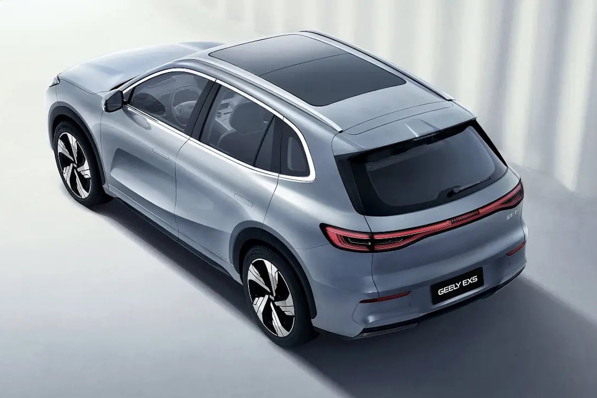 Geely EX5 vista dall’alto posteriore