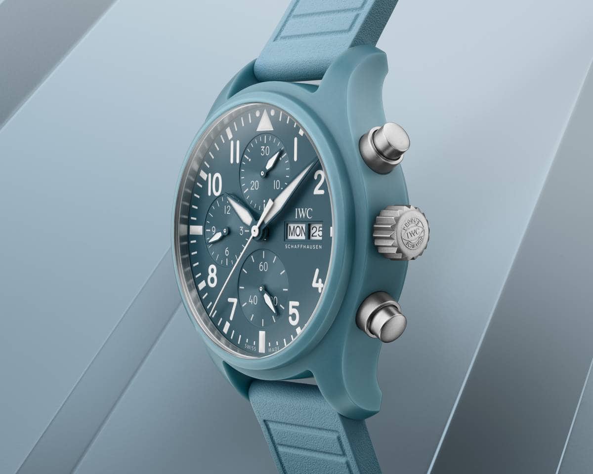 Con il suo nuovo Pilot’s Watch Chronograph 41 TOP GUN Miramar, IWC Schaffhausen aggiunge un nuovo colore di ceramica alla sua collezione Colors of TOP GUN.