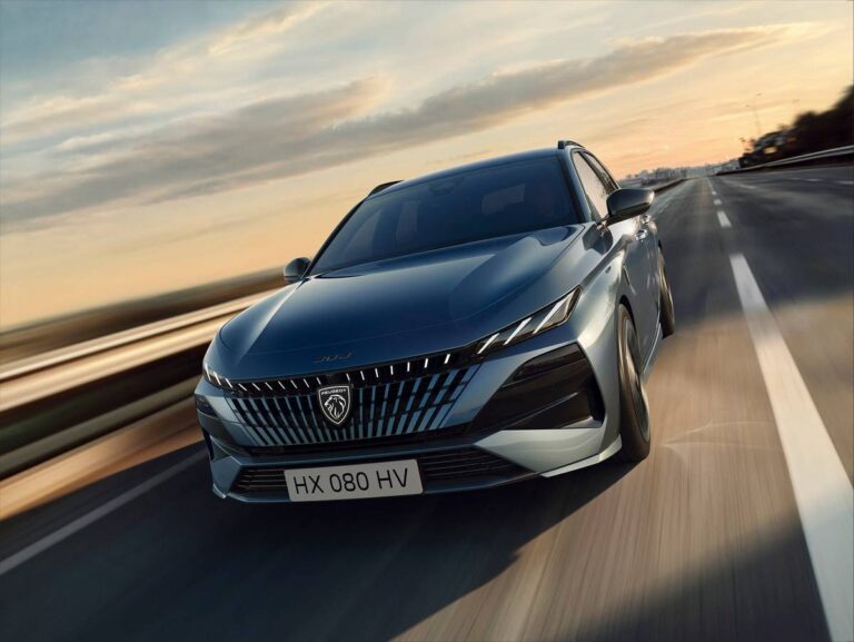 Nuova Peugeot 308 e 308 SW: design francese e piacere di guida