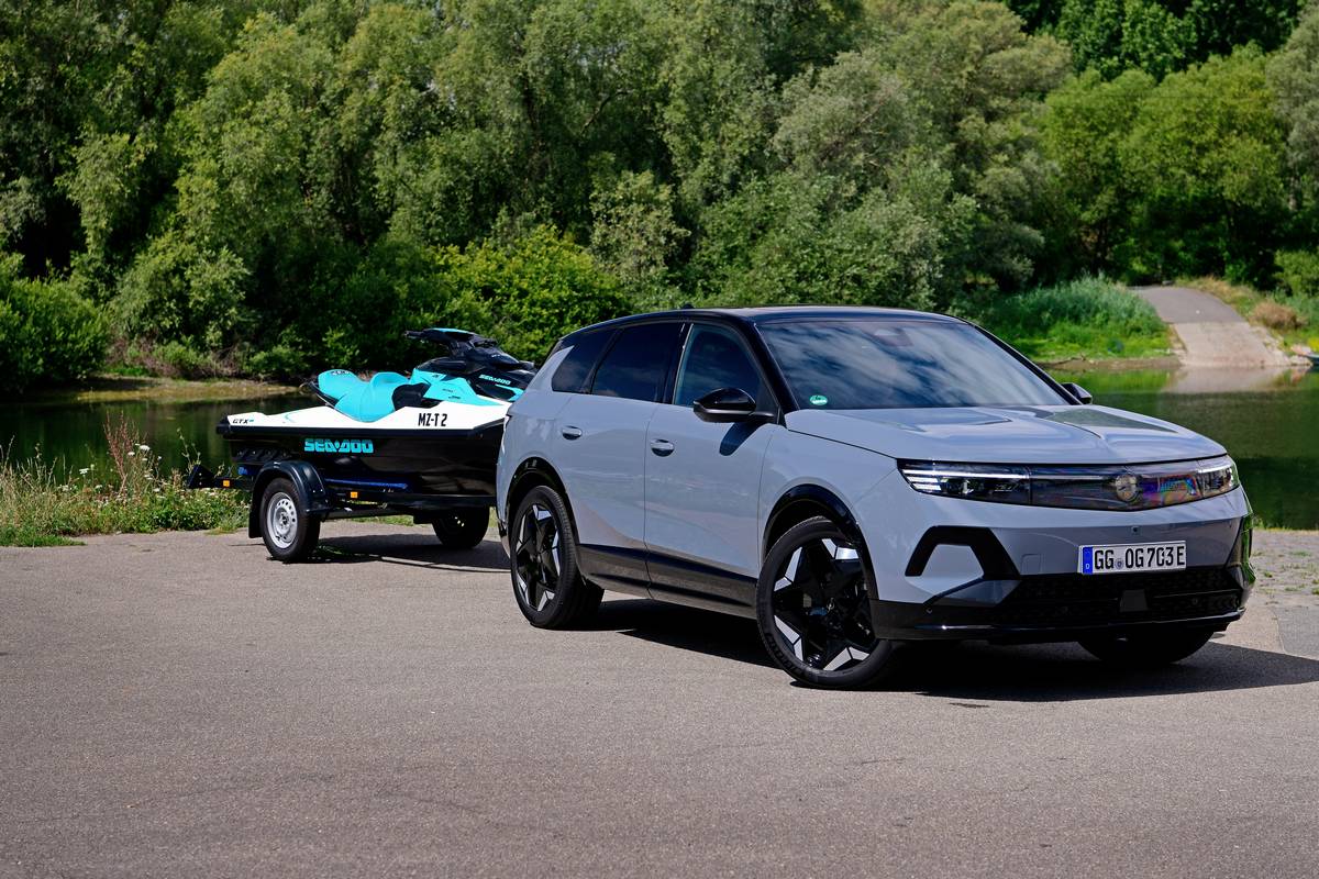 Traino Opel Grandland Electric AWD