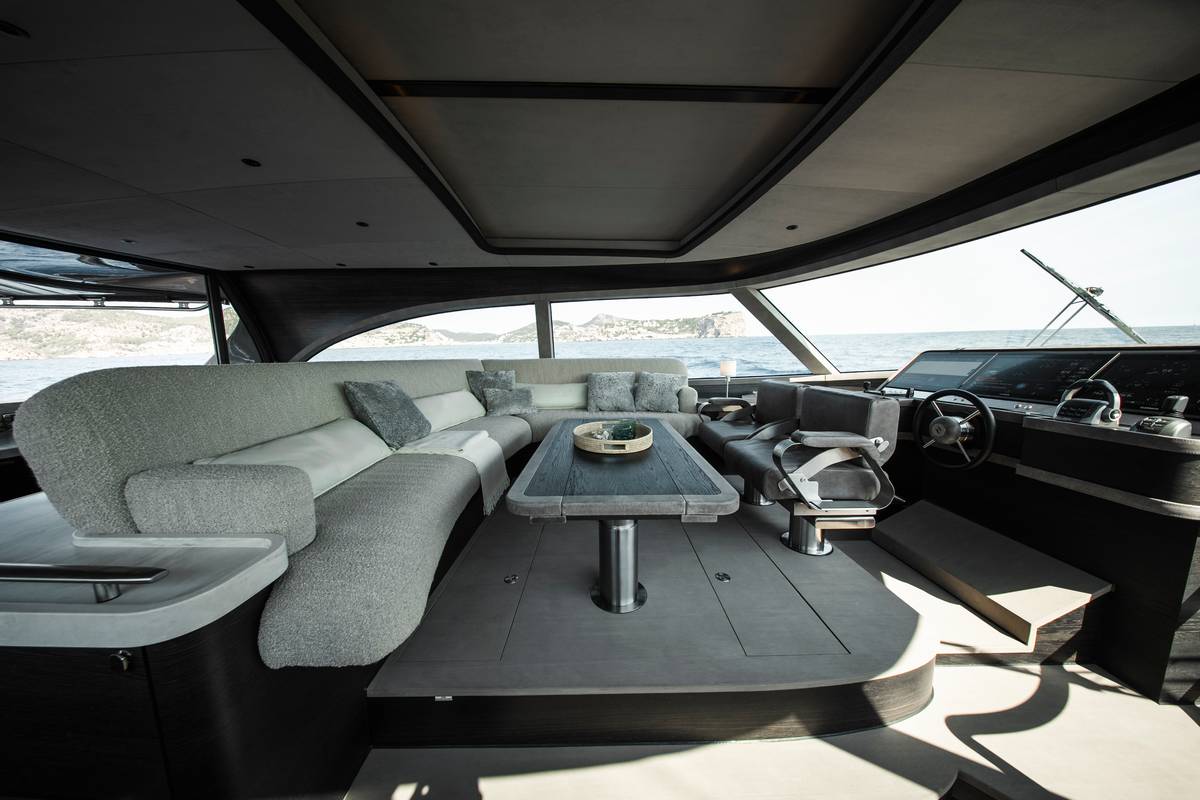 Gli spazi esterni dello yacht Zeelander Loloma