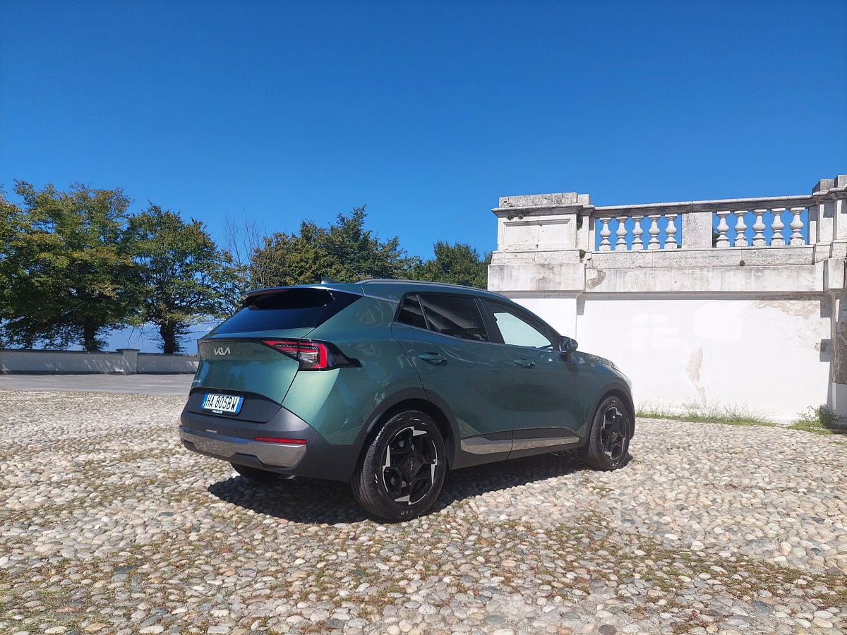 La Kia Sportage 2025 a Torino, sul Colle di Superga