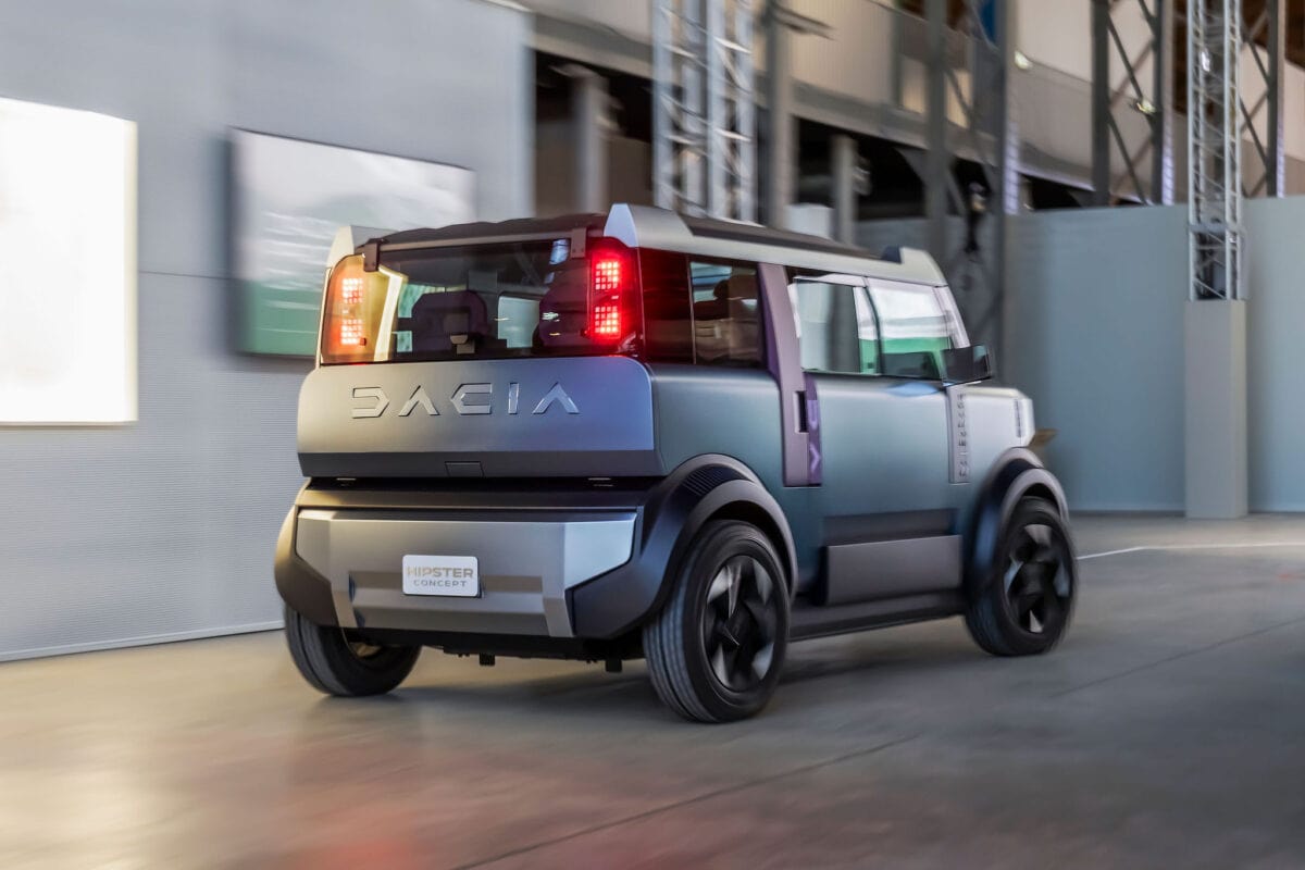 Dacia Hipster Concept, veicolo elettrico futuristico compatto, design innovativo, prototipo di auto sostenibile, mostra di veicoli eco-friendly.