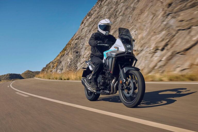 Honda NX500 2026: ora con frizione elettronica E-Clutch