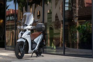Kymco People R Hybrid: debutta lo scooter ibrido urbano