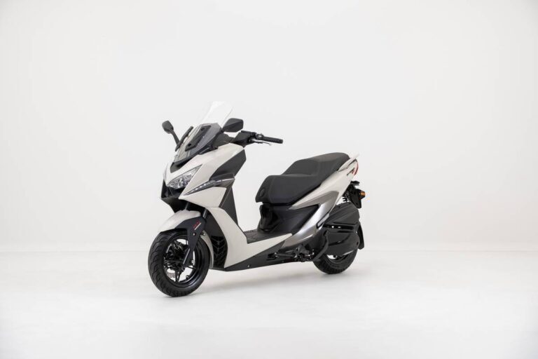 Kymco X-TOWN ST 250: comfort GT e stile sportivo per la città