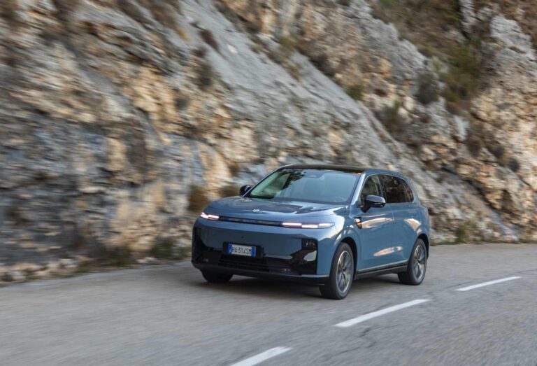 Leapmotor B10 REEV Hybrid arriva in Italia: prezzi da 29.900 euro e autonomia fino a 900 km