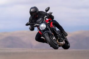 MV Agusta Brutale 800 cover