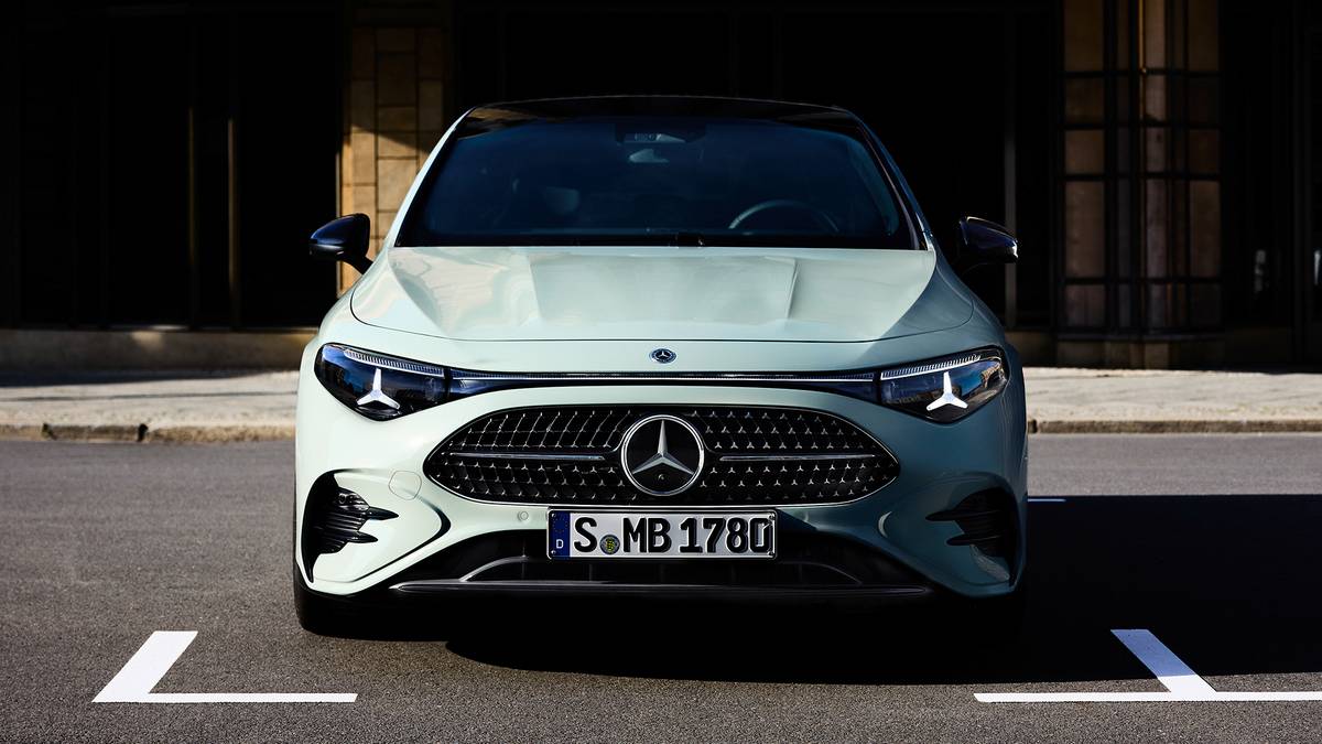 Mercedes-Benz CLA Hybrid design