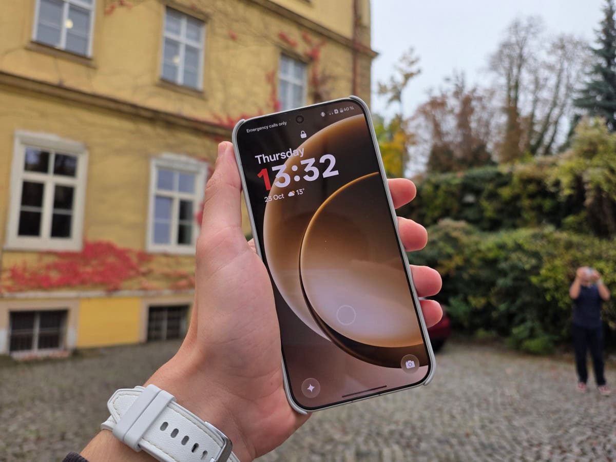 Telefoni di ultima generazione con schermo OLED.