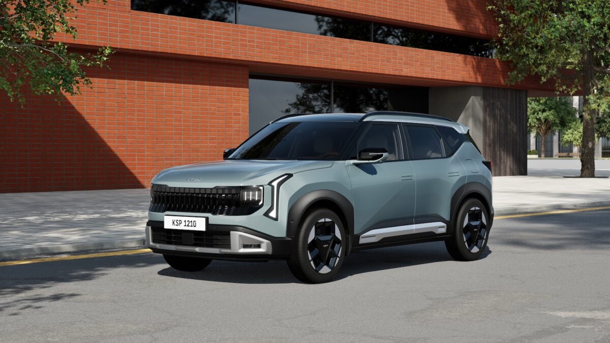 Auto Kia Seltos 2026 moderna con design futuristico, dettagli distintivi e autonomia elevata, ideale per mobilità sostenibile e tecnologia avanzata.