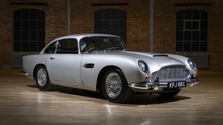 Ritrovata una Aston Martin DB5 dopo 45 anni di fermo: condizioni, storia e come è stata riportata alla vita da un restauro attento