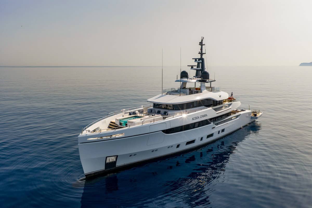 Acqua Chiara Columbus Yachts