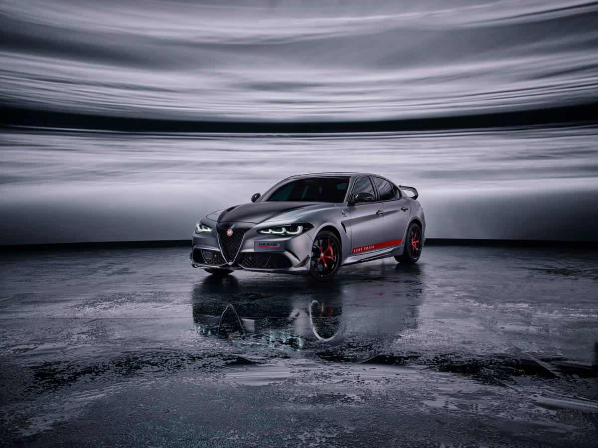 Alfa Romeo Giulia Quadrifoglio Luna Rossa design