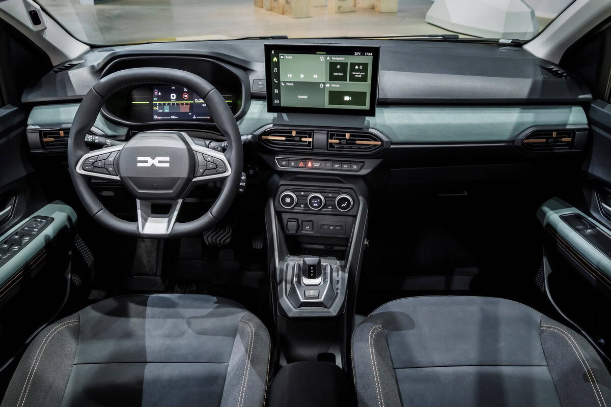 Il nuovo abitacolo della Dacia Sandero 2026