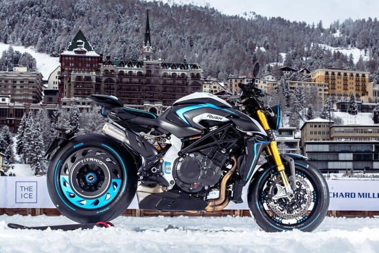 MV Agusta Rush Titanio: il debutto a St. Moritz