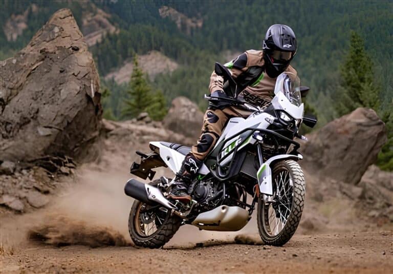 Kawasaki KLE500 2026: ritorno adventure in stile rally