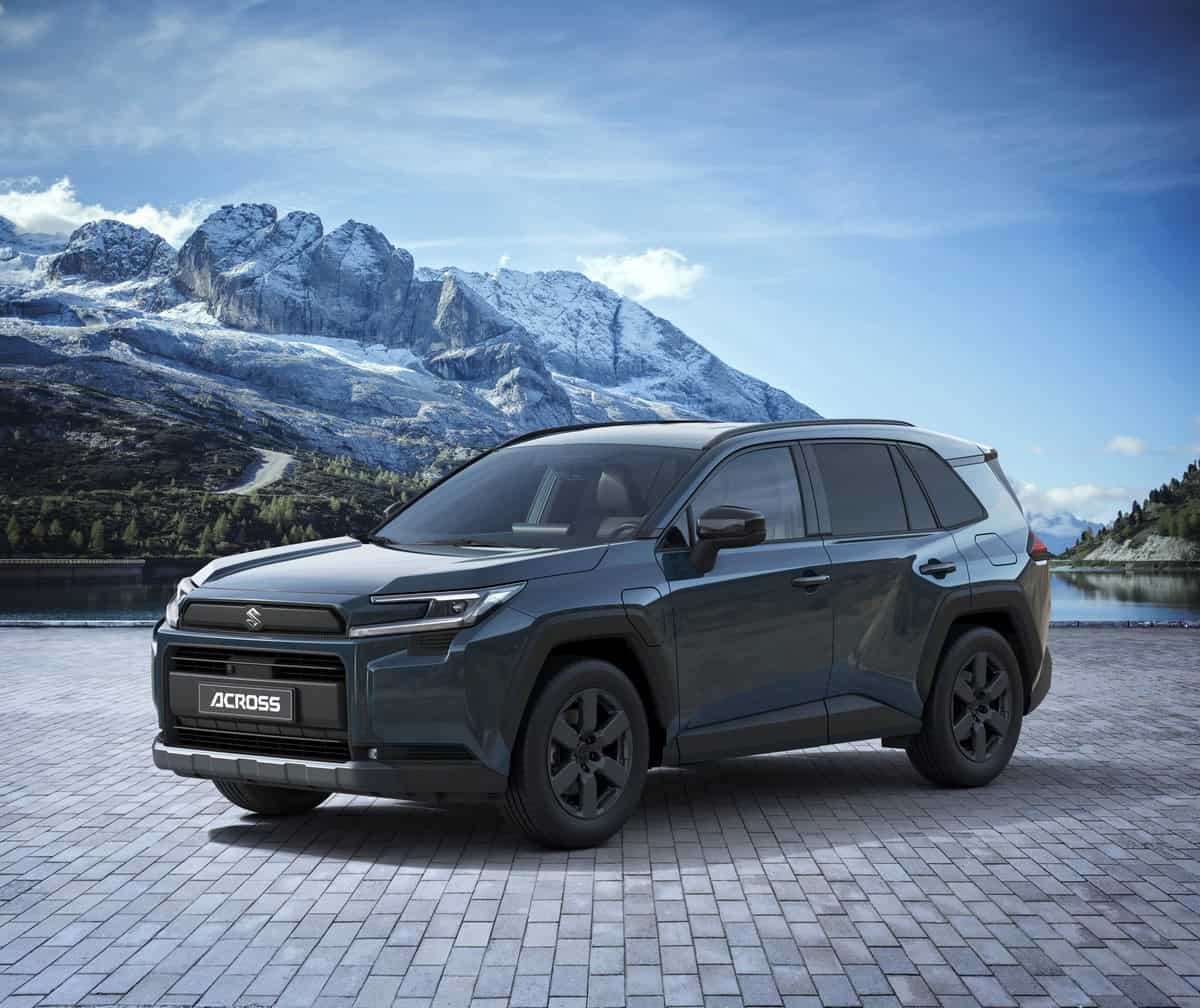 Il design della nuova Suzuki Across Plug-In Hybrid 2026